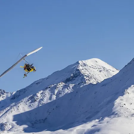 In With Mountain Views *