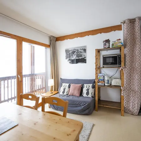 In With Mountain Views *