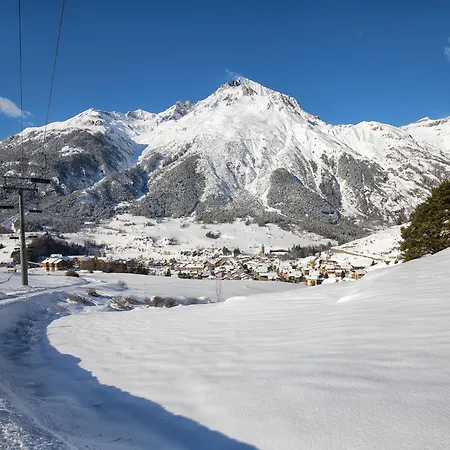 In With Mountain Views *