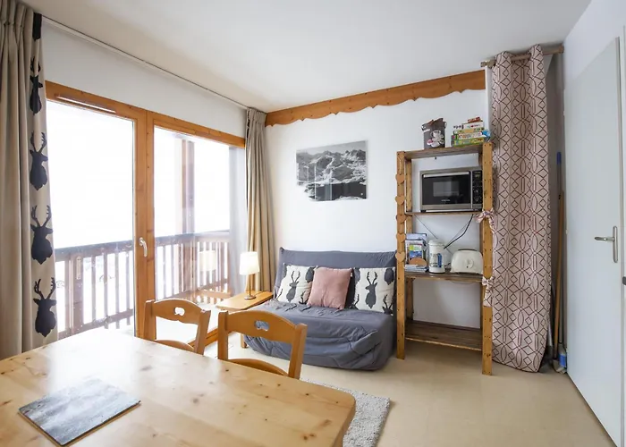 In With Mountain Views *